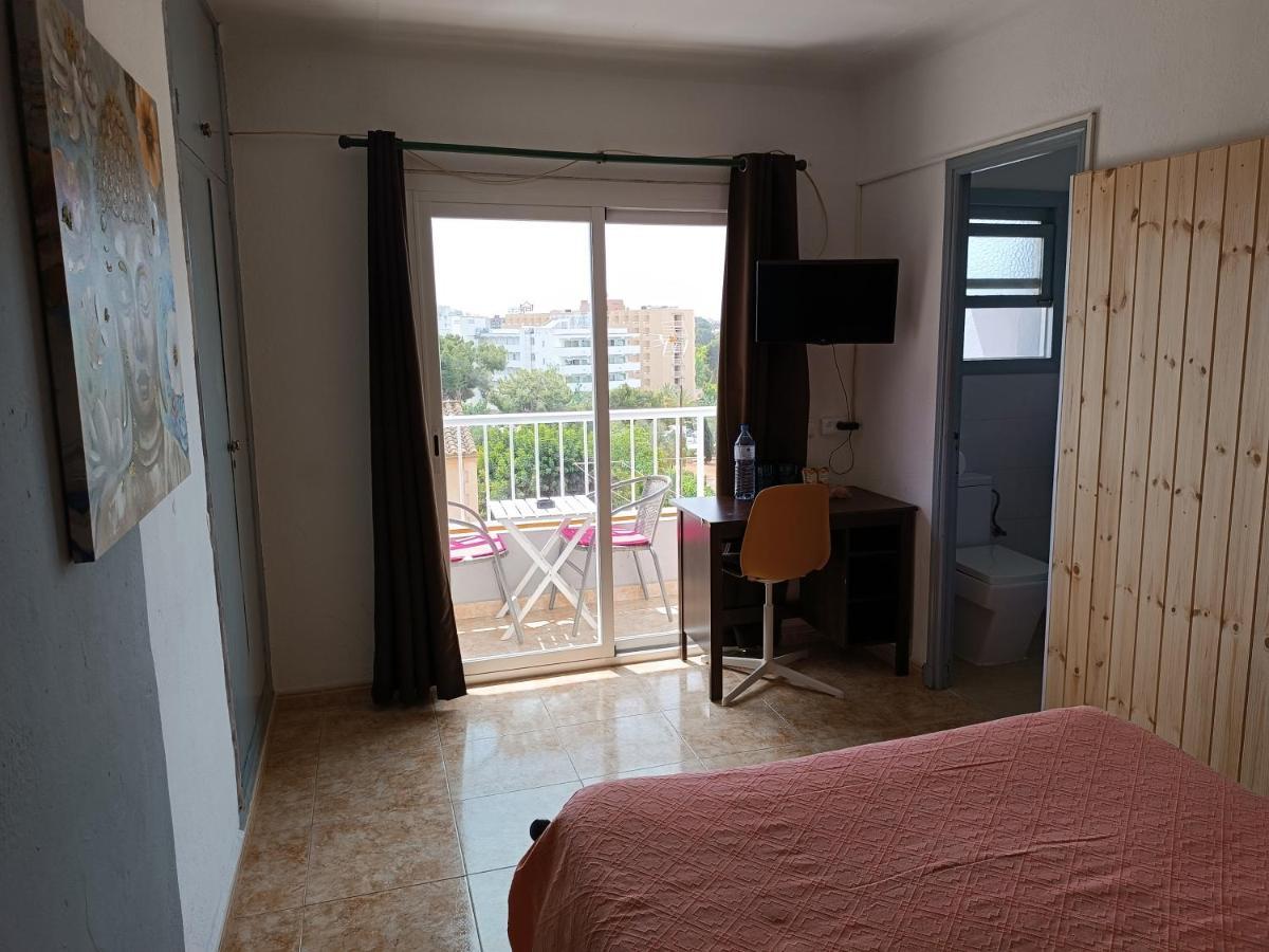 Hostal Belgica Palmanova エクステリア 写真
