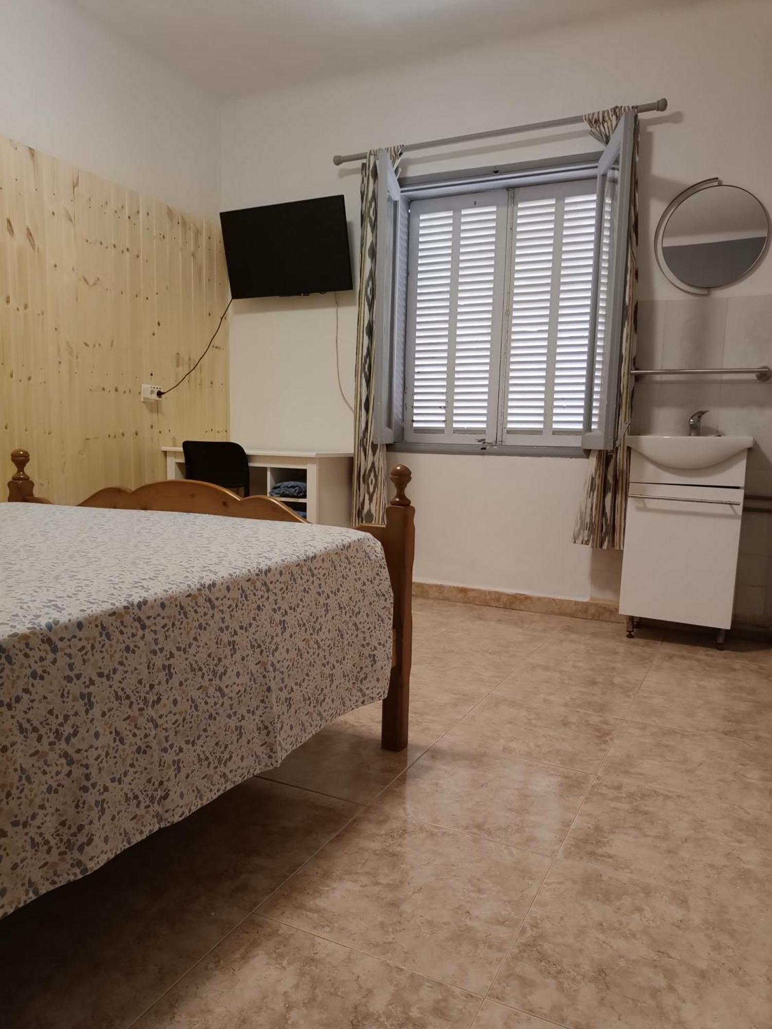 Hostal Belgica Palmanova エクステリア 写真