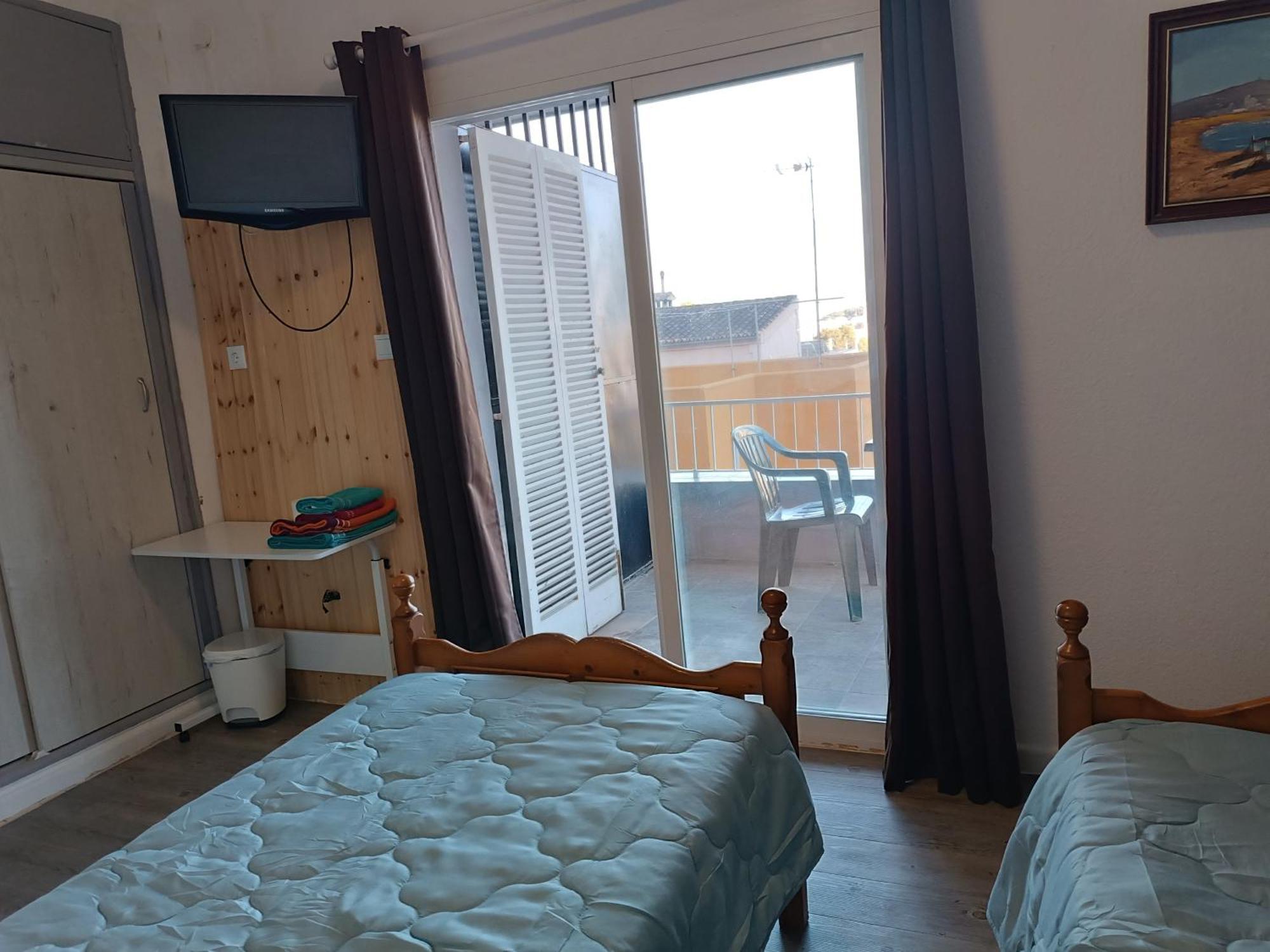 Hostal Belgica Palmanova エクステリア 写真