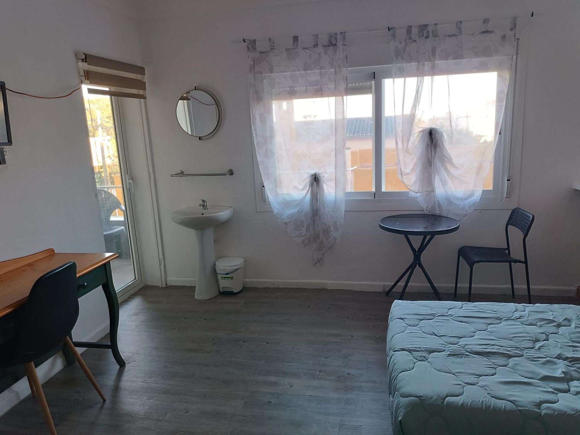 Hostal Belgica Palmanova エクステリア 写真